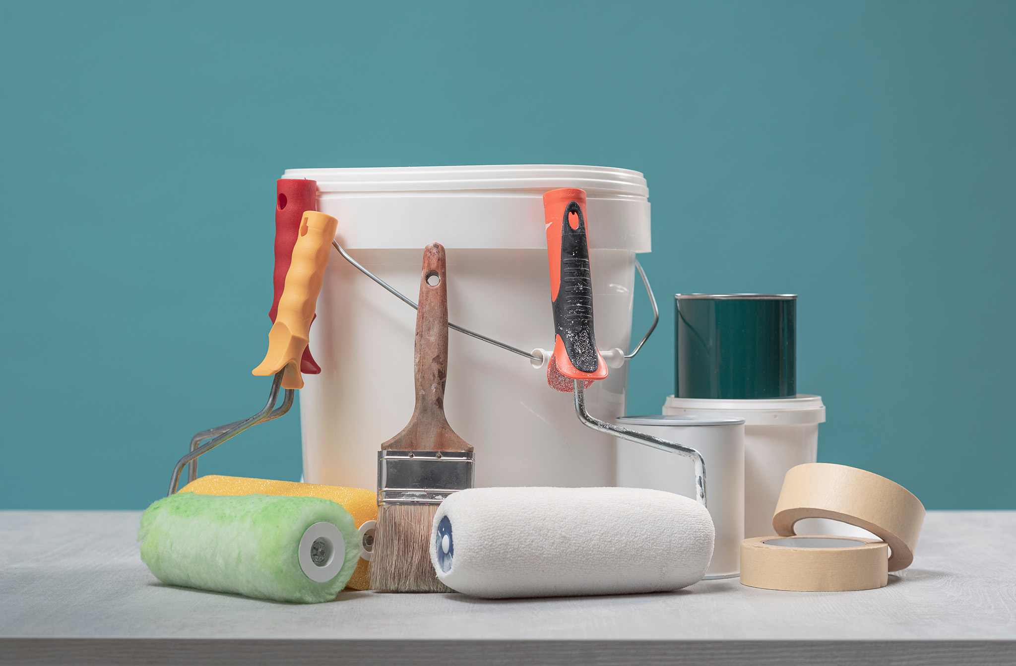 Professional home decorator and painter tools